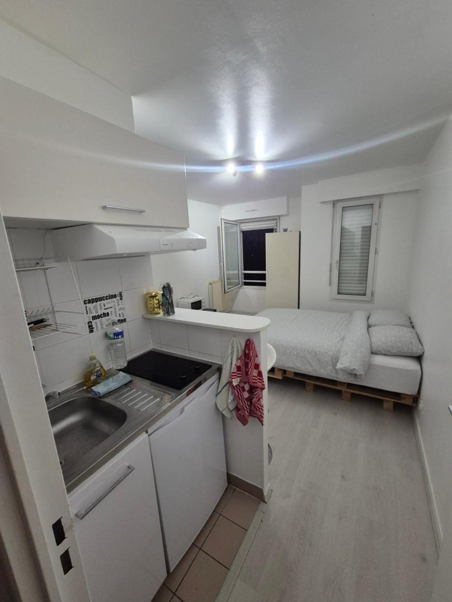 Studio A Suresnes Extérieur photo